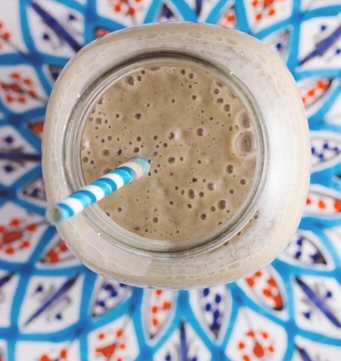 Salted caramel smoothie is a seriously delicious smoothie that is gluten, dairy and refined sugar free. Perfect for when you need a little sweet pick me up