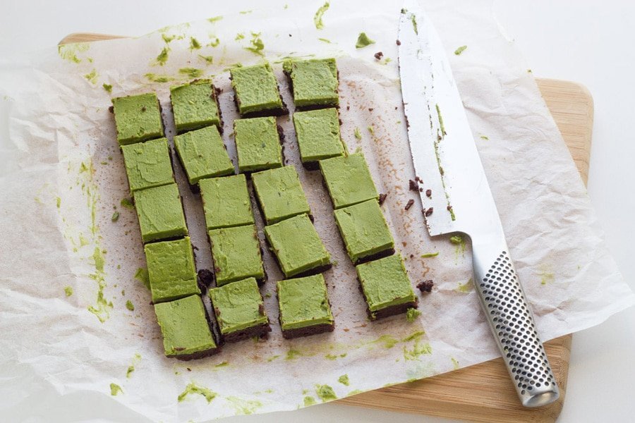 Raw Matcha Brownies. This gluten & dairy free dessert tastes as good as it looks! It is packed with lots of healthy goodness and is super easy to make.