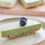 This raw matcha cheesecake is gluten, dairy and refined sugar free and is suitable for both paleo and vegan lifestyles.