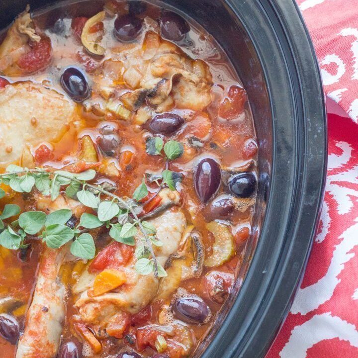 This slow cooker chicken cacciatore is the perfect slow cooker recipe to warm you up during the winter months. Gluten free, diary free, keto and paleo.