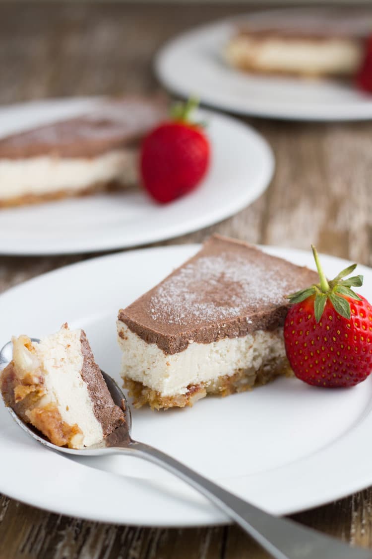 how the raw chocolate caramel pie will look when finished