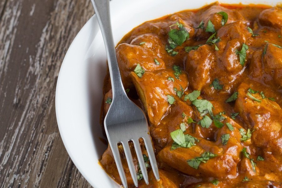 Plate of butter chicken.