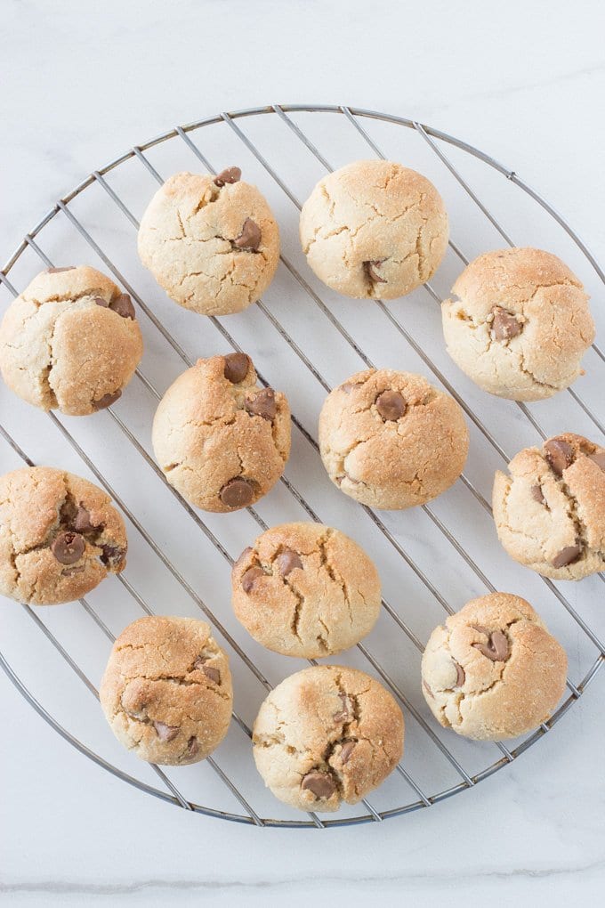 tray of baked cookies