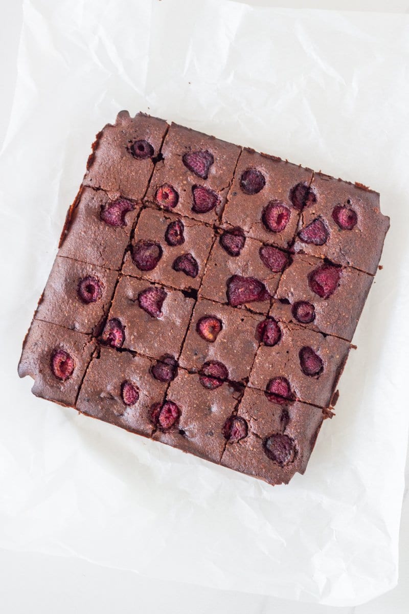 Top down view of the baking tray of brownies.