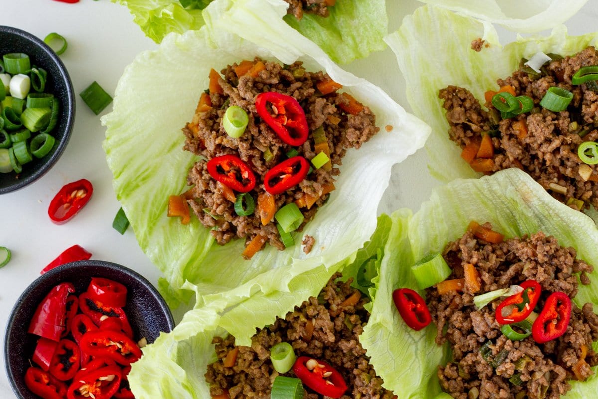 Lettuce cups wiit the beef mince with mini bowls with chilli