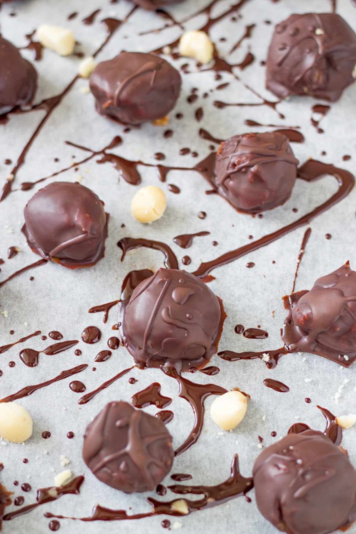 The truffles on a baking sheet.